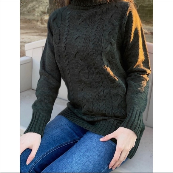 𝅺✨NEW✨ Cable Knit Turtleneck Sweater- Green - Picture 1 of 4